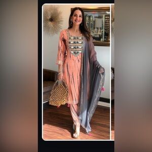 Sale 🎈3 pic Salwar Kameez Size 46 or 2xl  Muslin Suits Mirror And Thread